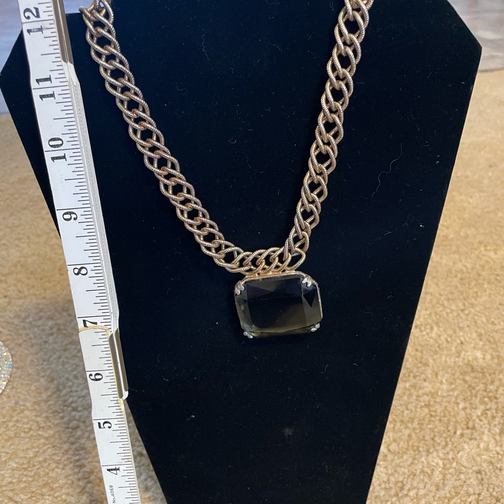 Elegant Black and Gold Necklace